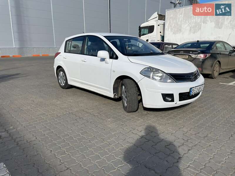 Nissan Tiida (2011)