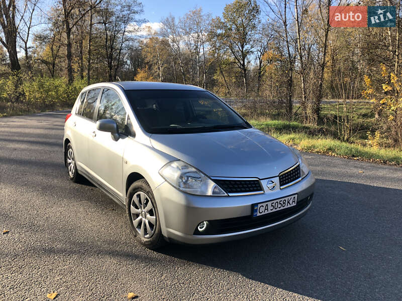 Nissan Tiida (2007)