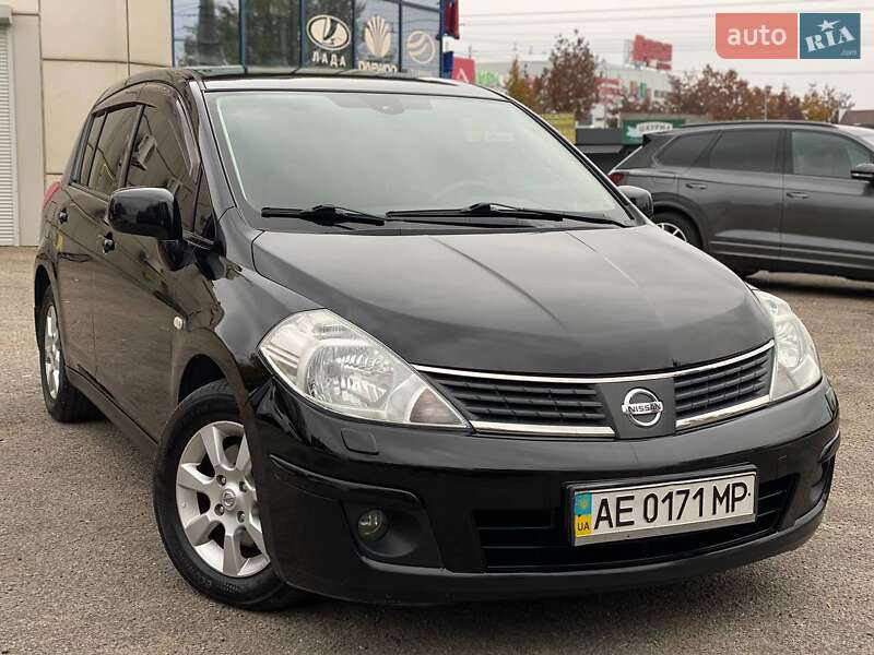 Nissan Tiida (2007)