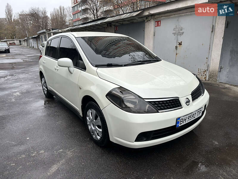 Nissan Tiida (2007)