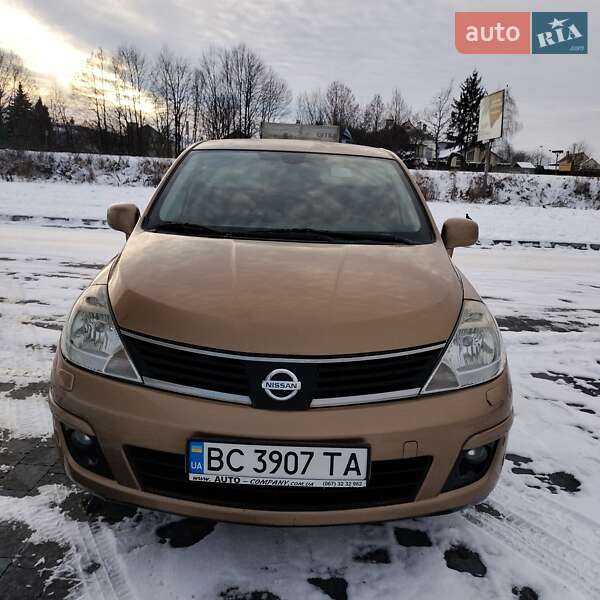 Nissan Tiida (2008)