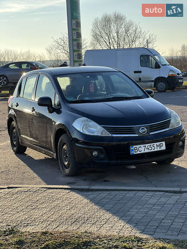 Nissan Tiida (2009)