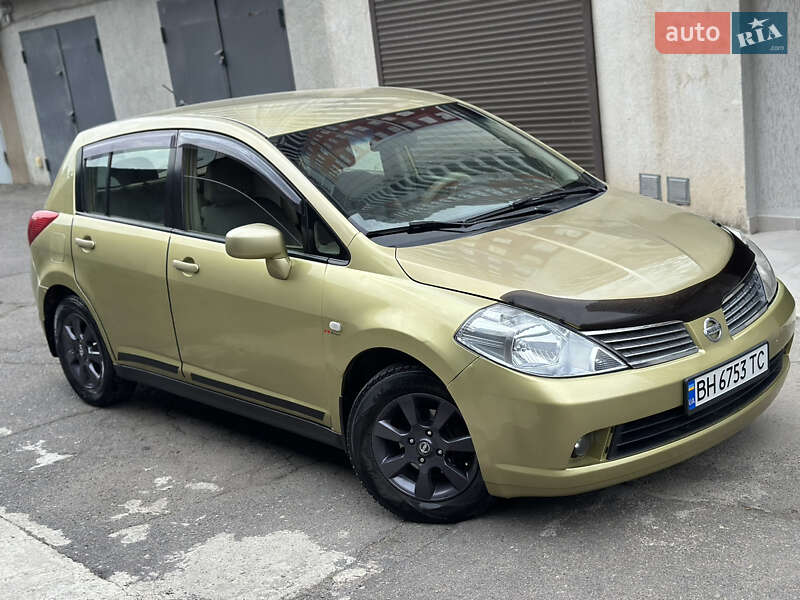 Nissan Tiida (2007)