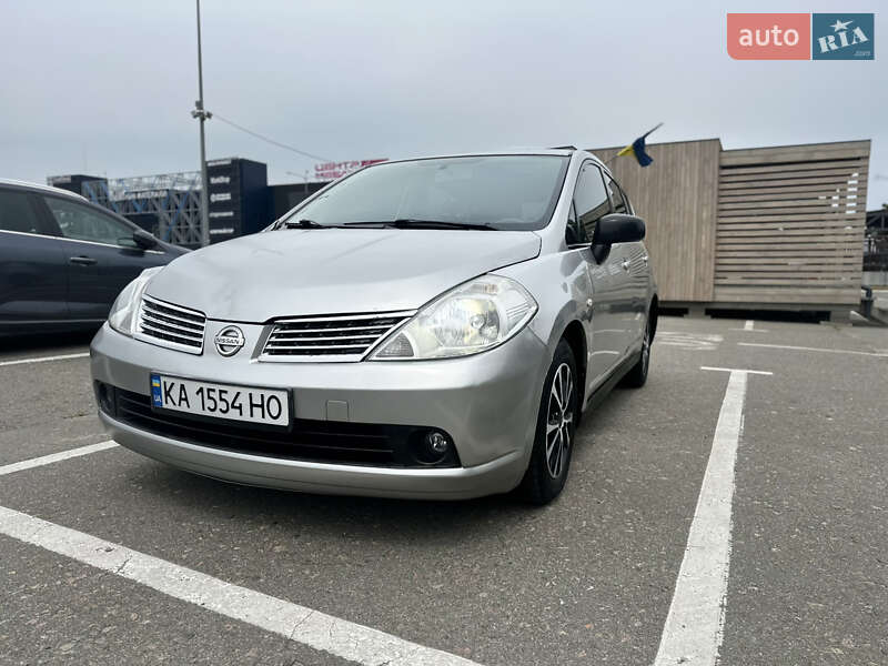 Nissan Tiida (2007)