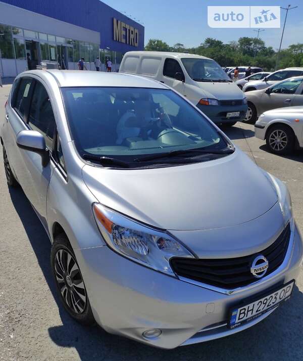 Nissan Versa note (2013)