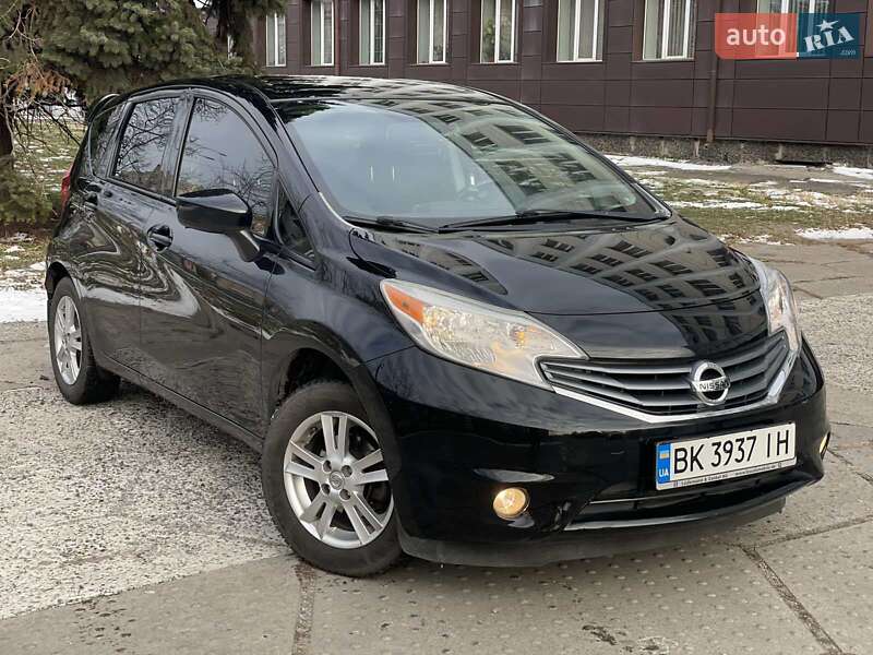 Nissan Versa note (2015)