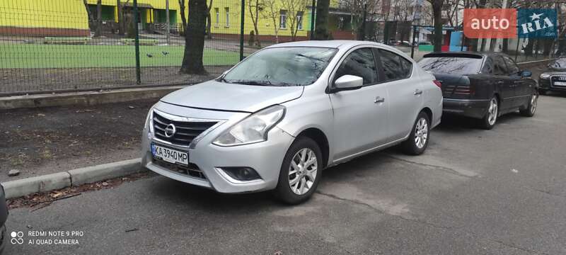 Nissan Versa (2017)