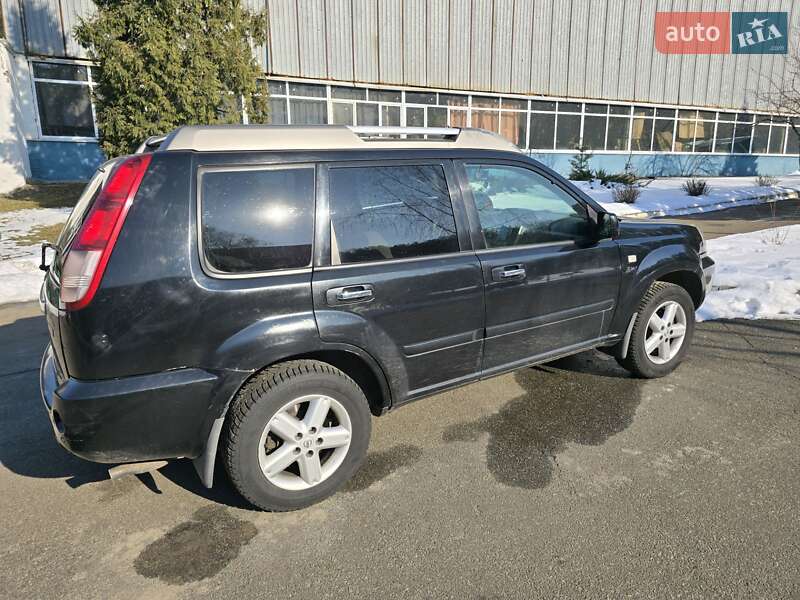 Nissan X-trail (2005)