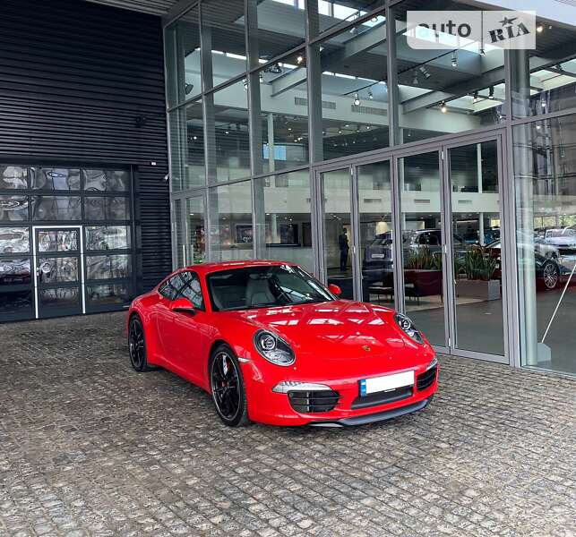 Porsche 911 carrera s (2011)