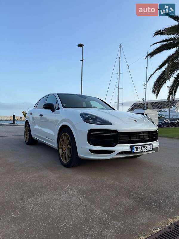 Porsche Cayenne coupe (2022)