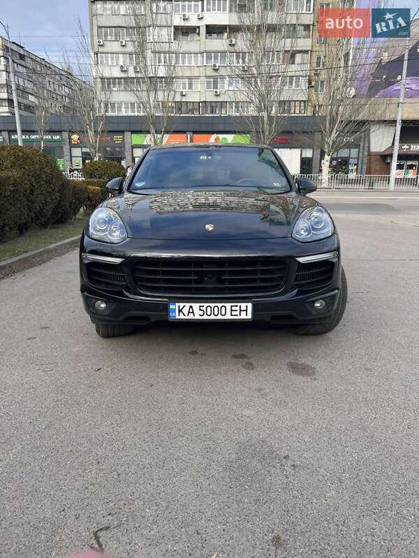Porsche Cayenne (2015)