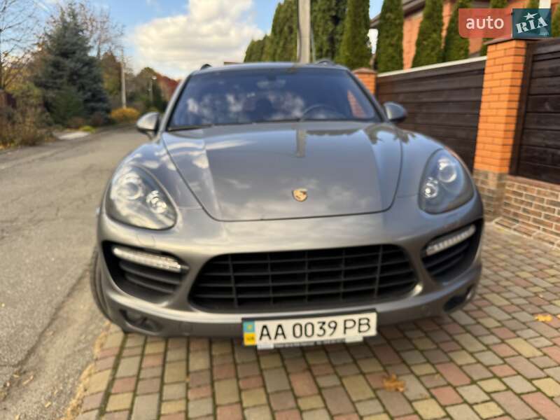 Porsche Cayenne (2012)
