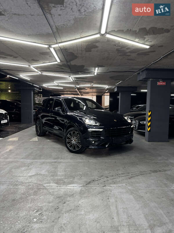 Porsche Cayenne (2015)