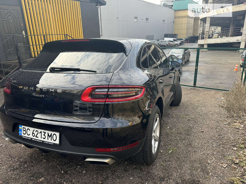 Porsche Macan (2017)