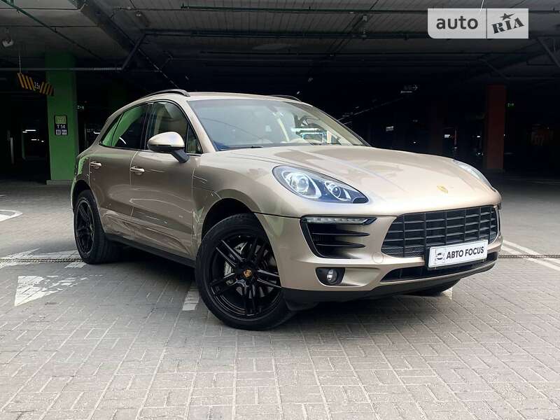 Porsche Macan (2015)