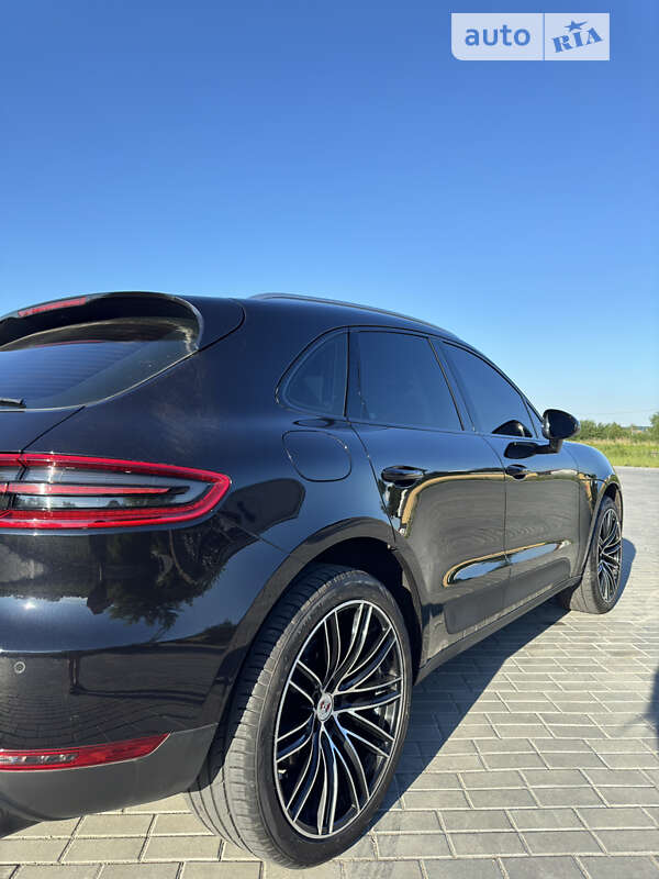 Porsche Macan (2015)
