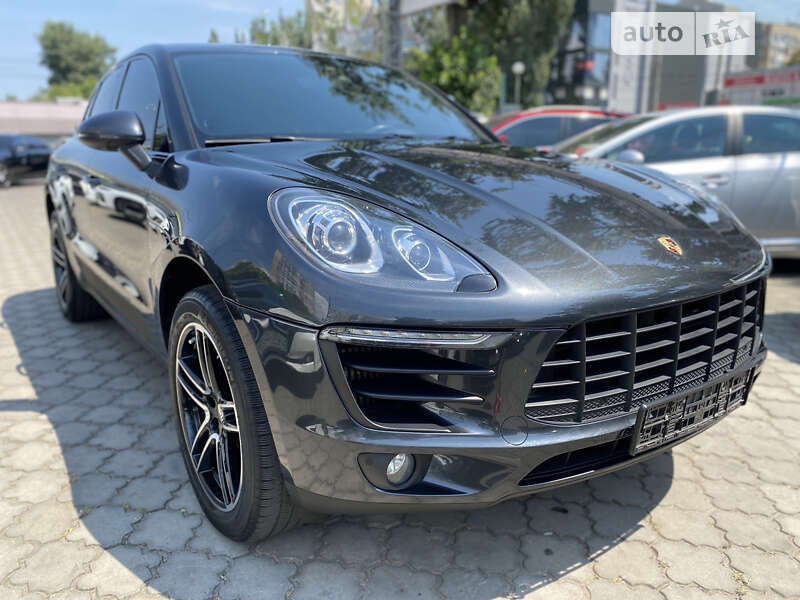 Porsche Macan (2017)