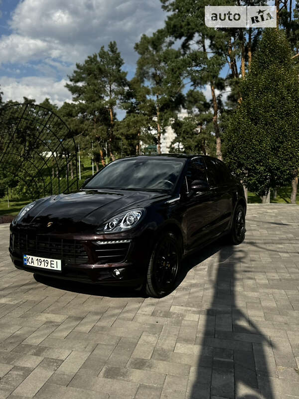 Porsche Macan (2016)