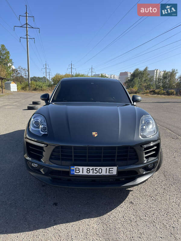 Porsche Macan (2018)