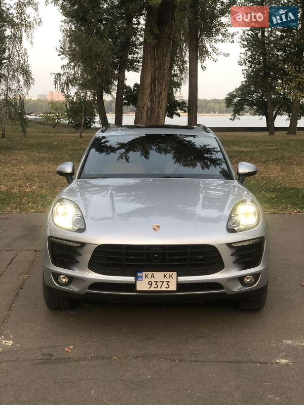 Porsche Macan (2018)