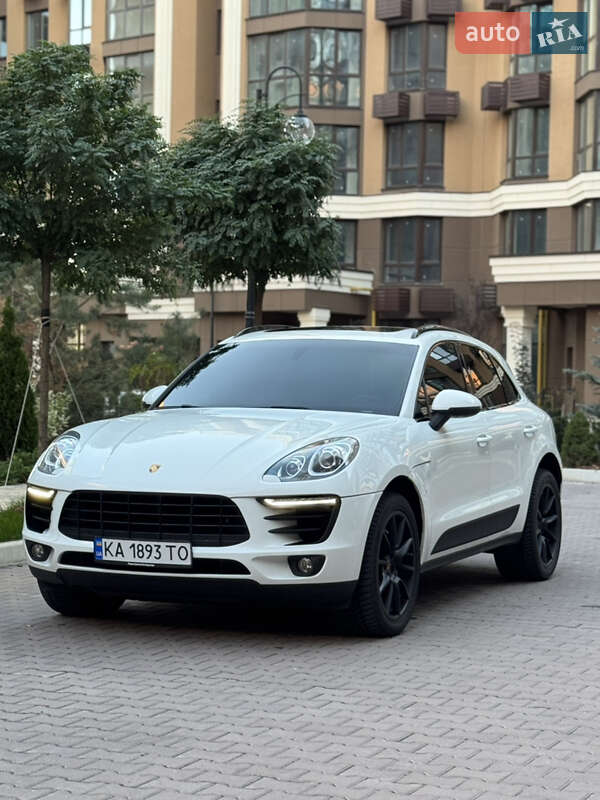 Porsche Macan (2015)