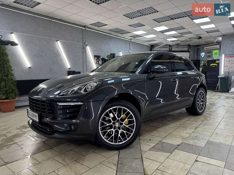 Porsche Macan (2016)