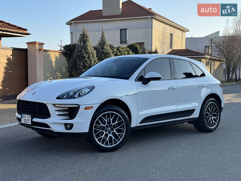Porsche Macan (2016)