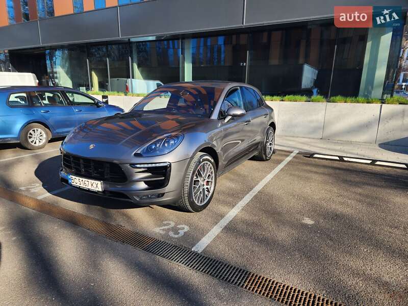 Porsche Macan (2015)