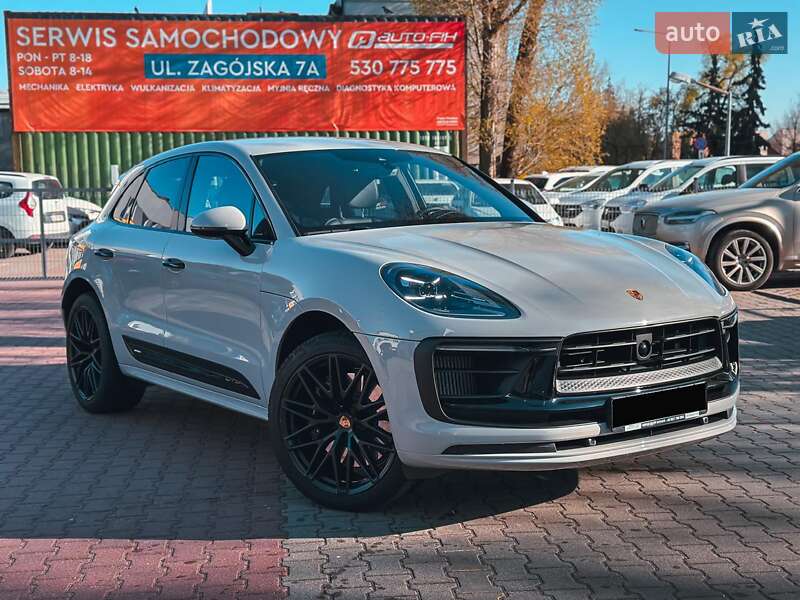 Porsche Macan (2023)