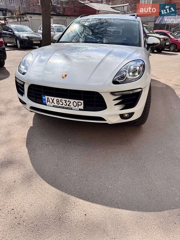Porsche Macan (2018)