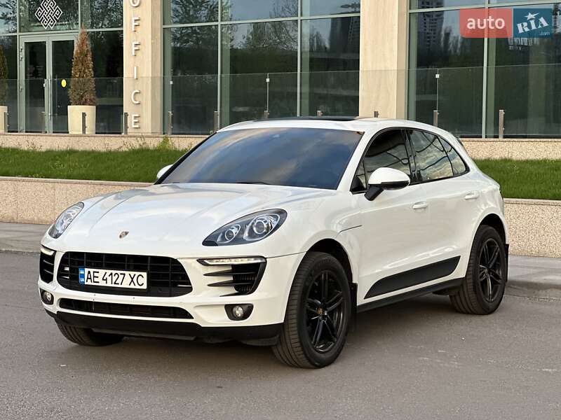 Porsche Macan (2016)