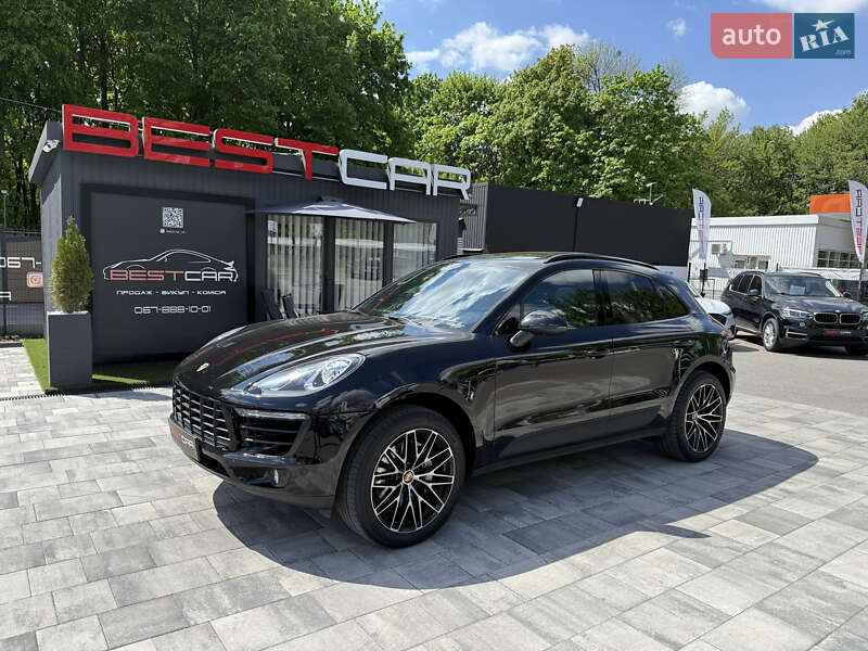 Porsche Macan (2016)