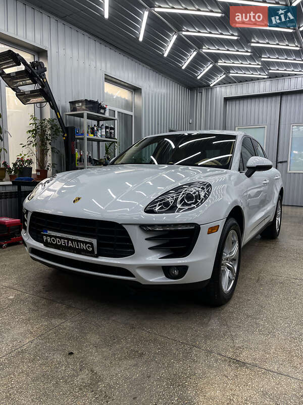 Porsche Macan (2016)