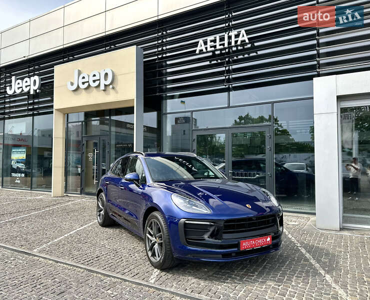 Porsche Macan (2023)