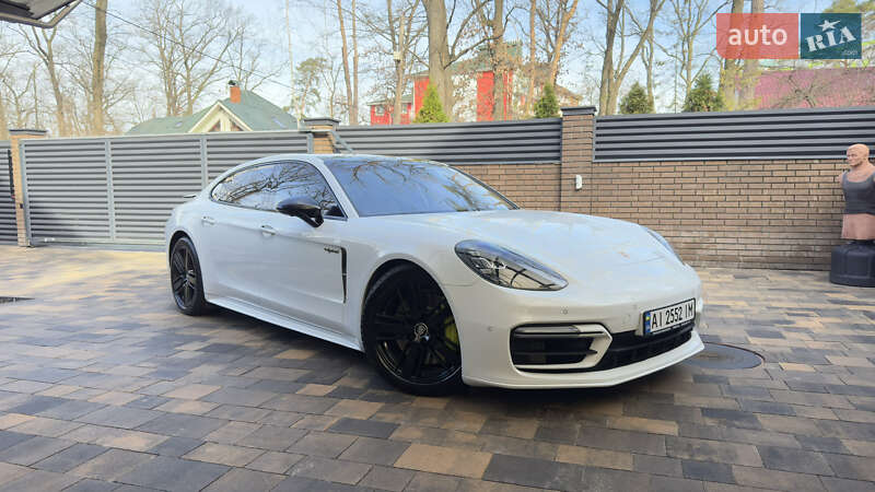 Porsche Panamera (2021)
