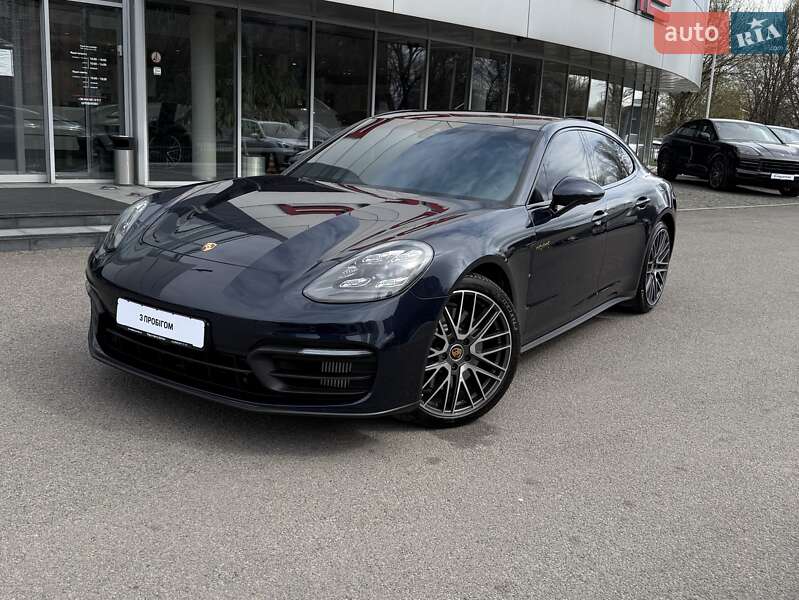 Porsche Panamera (2022)