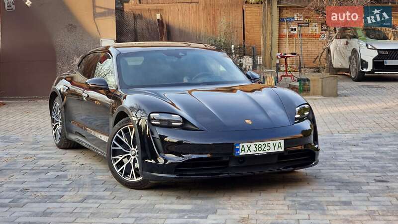 Porsche Taycan cross turismo (2023)