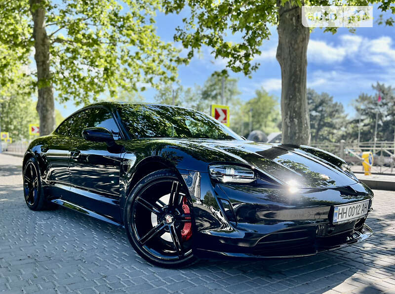 Porsche Taycan (2021)