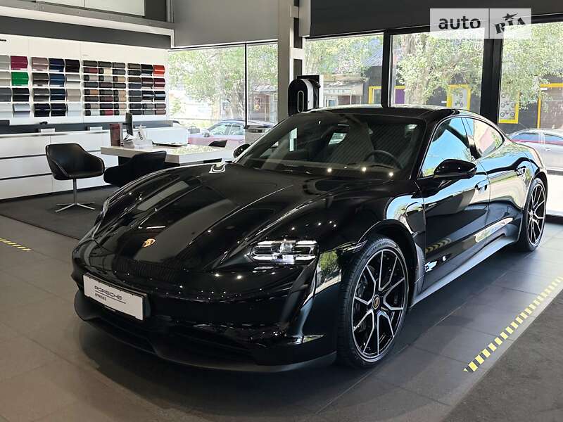 Porsche Taycan (2023)