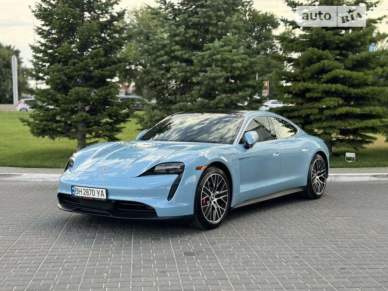 Porsche Taycan (2021)