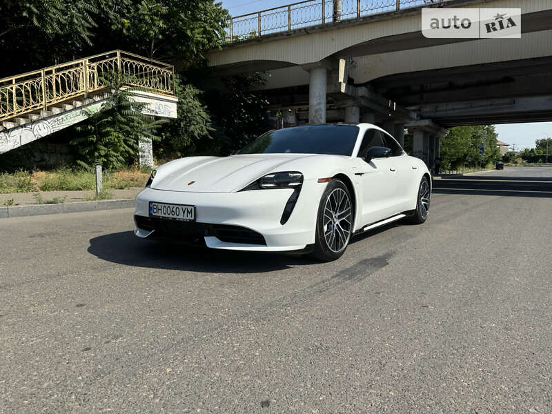 Porsche Taycan (2020)