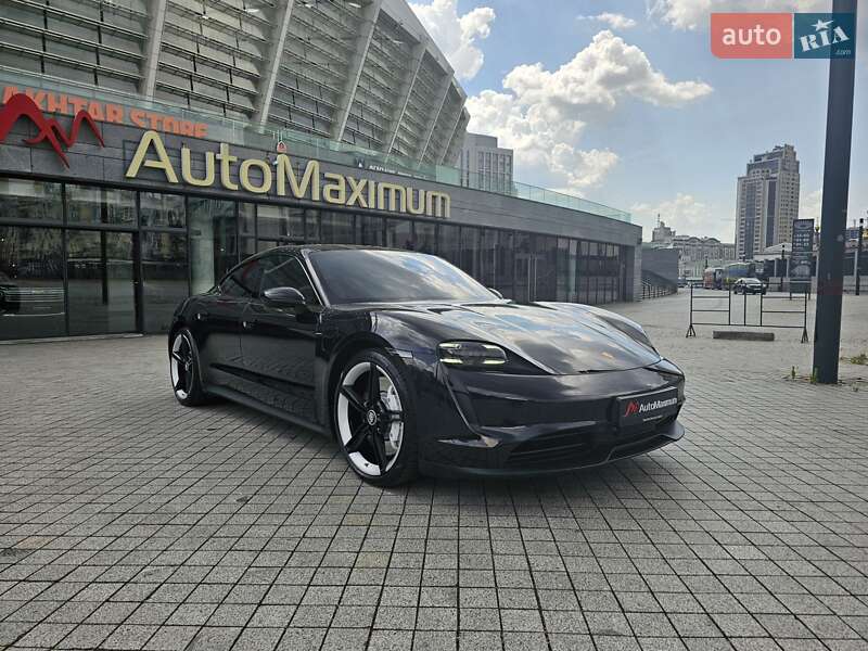 Porsche Taycan (2021)