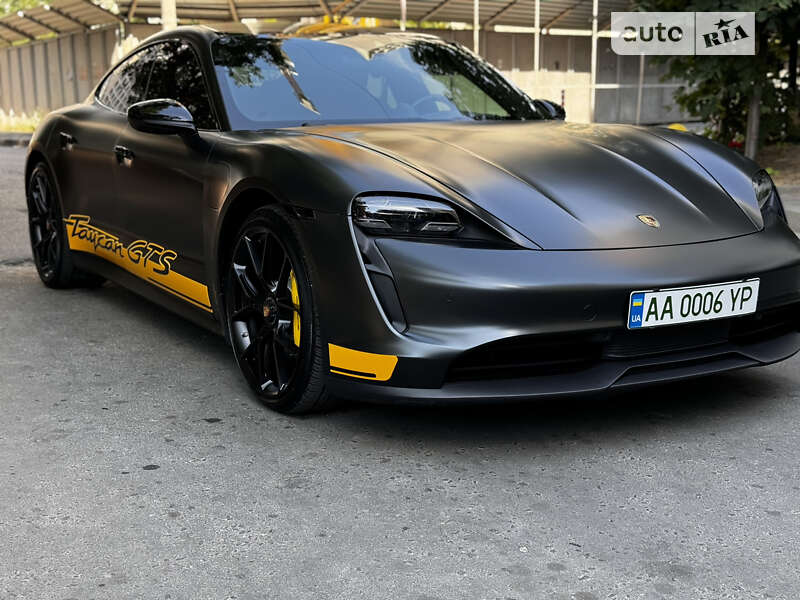 Porsche Taycan (2020)