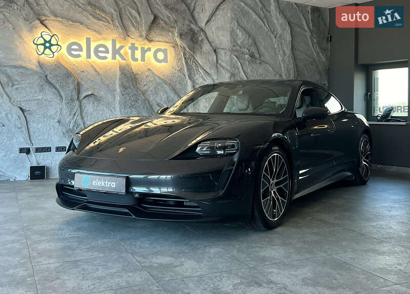 Porsche Taycan (2023)