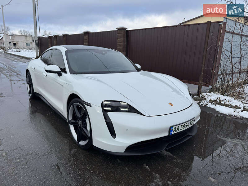 Porsche Taycan (2022)