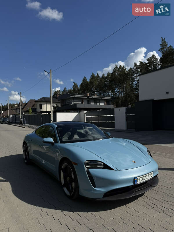 Porsche Taycan (2023)