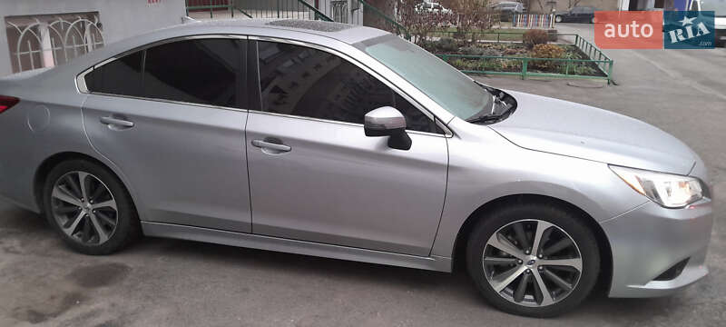 Subaru Legacy (2017)