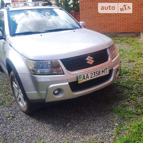 Suzuki Grand vitara (2011)