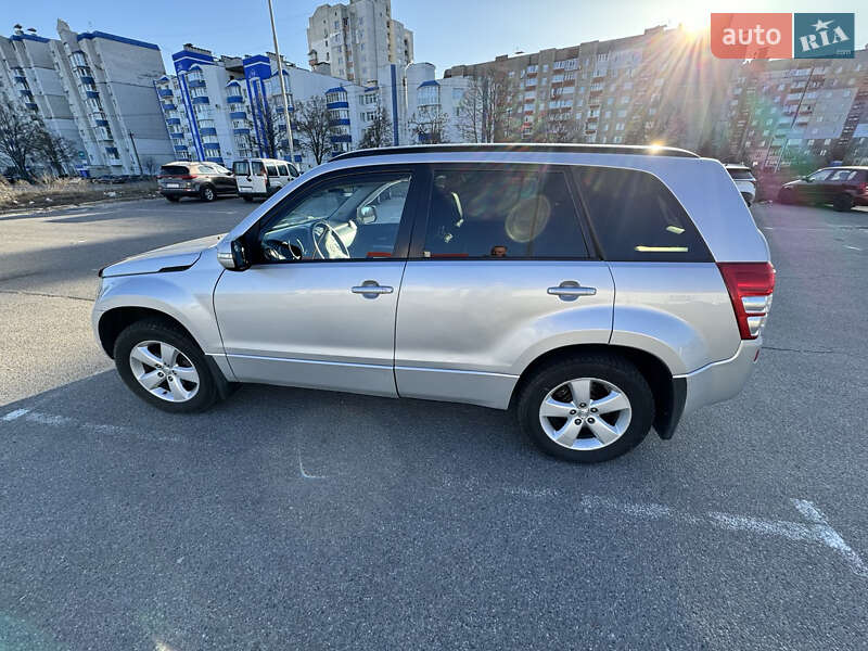Suzuki Grand vitara (2008)
