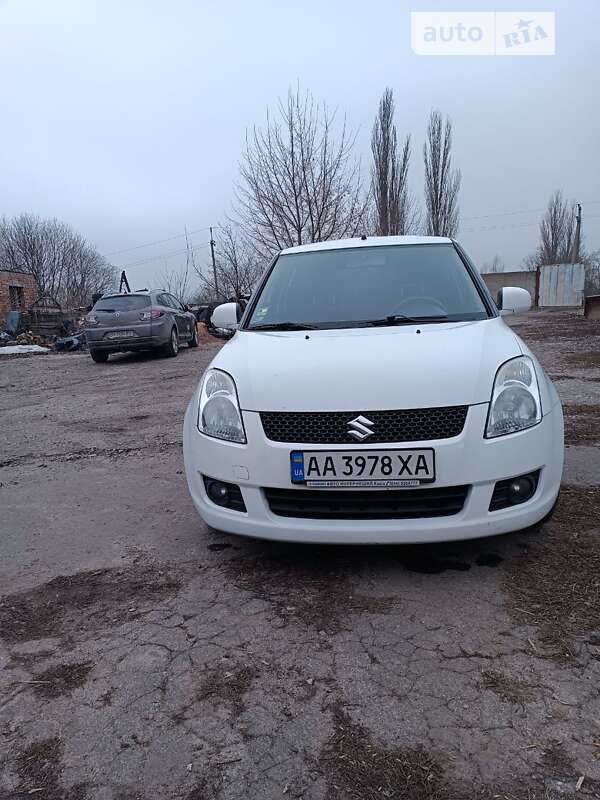 Suzuki Swift (2010)